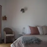 Oda ve Kahvaltı La Frejade 4*