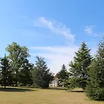 Oda ve Kahvaltı La Frejade 4*