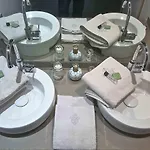 La Frejade Oda ve Kahvaltı 4*