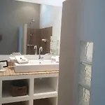Oda ve Kahvaltı La Frejade 4*
