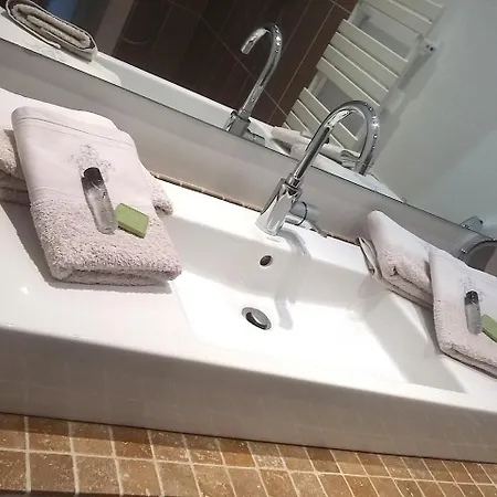 Bed & Breakfast La Frejade 4*